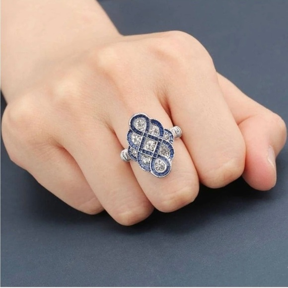 💖5 items for $25 Sale!💖 Rhinestone Decor Silver Ring - Picture 2 of 2